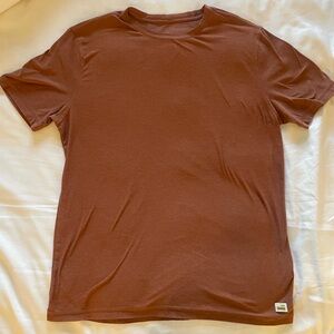 Vuori men’s Strato Tech T (large)